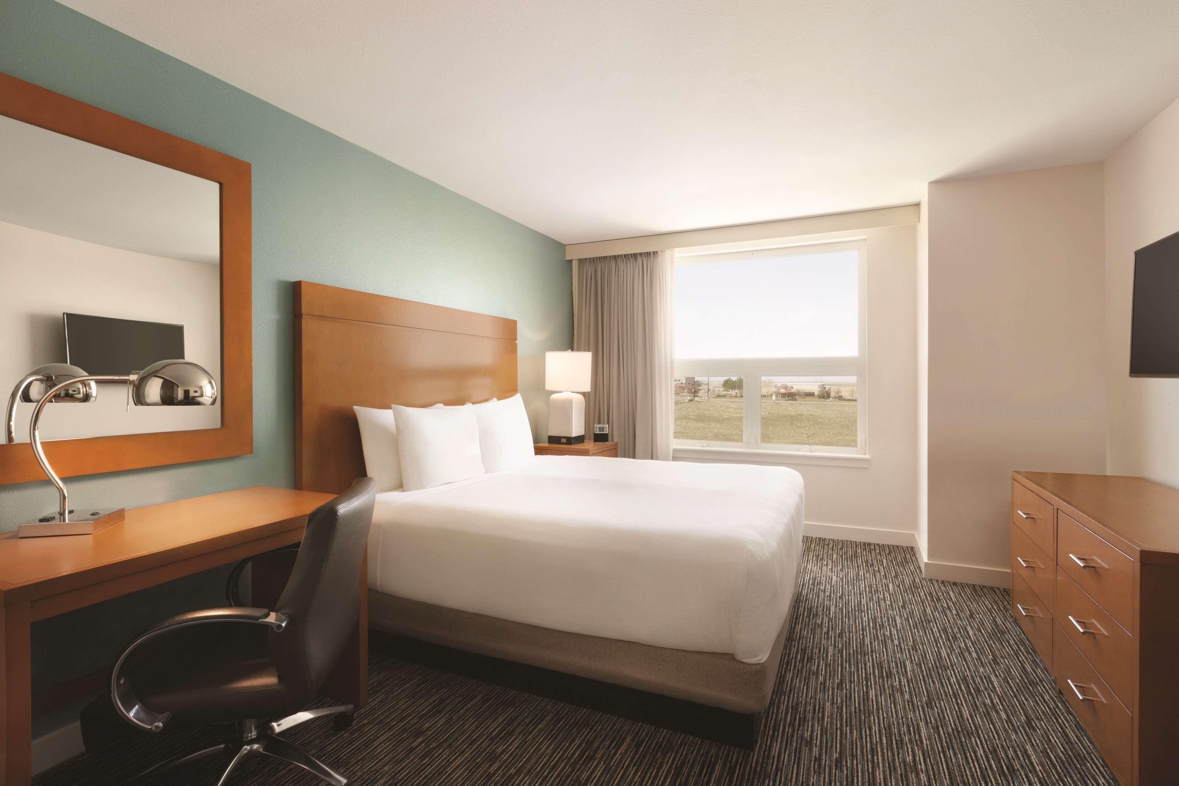 Hyatt House Denver Airport Hotel Ngoại thất bức ảnh